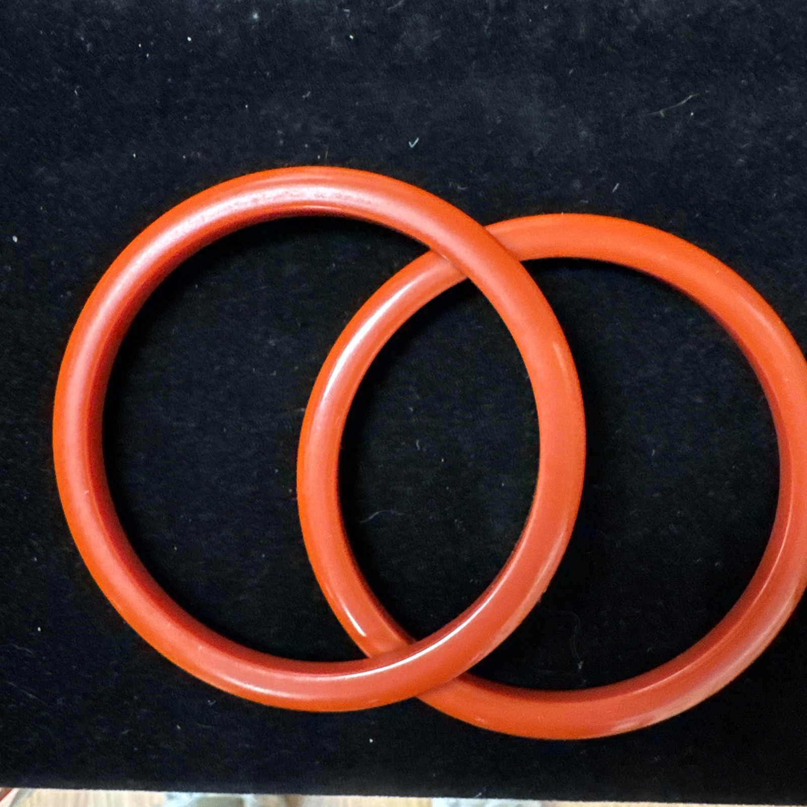 Vintage Genuine BAKELITE Cherry Red Seamless Bangle Bracelet Set of 2 Tested