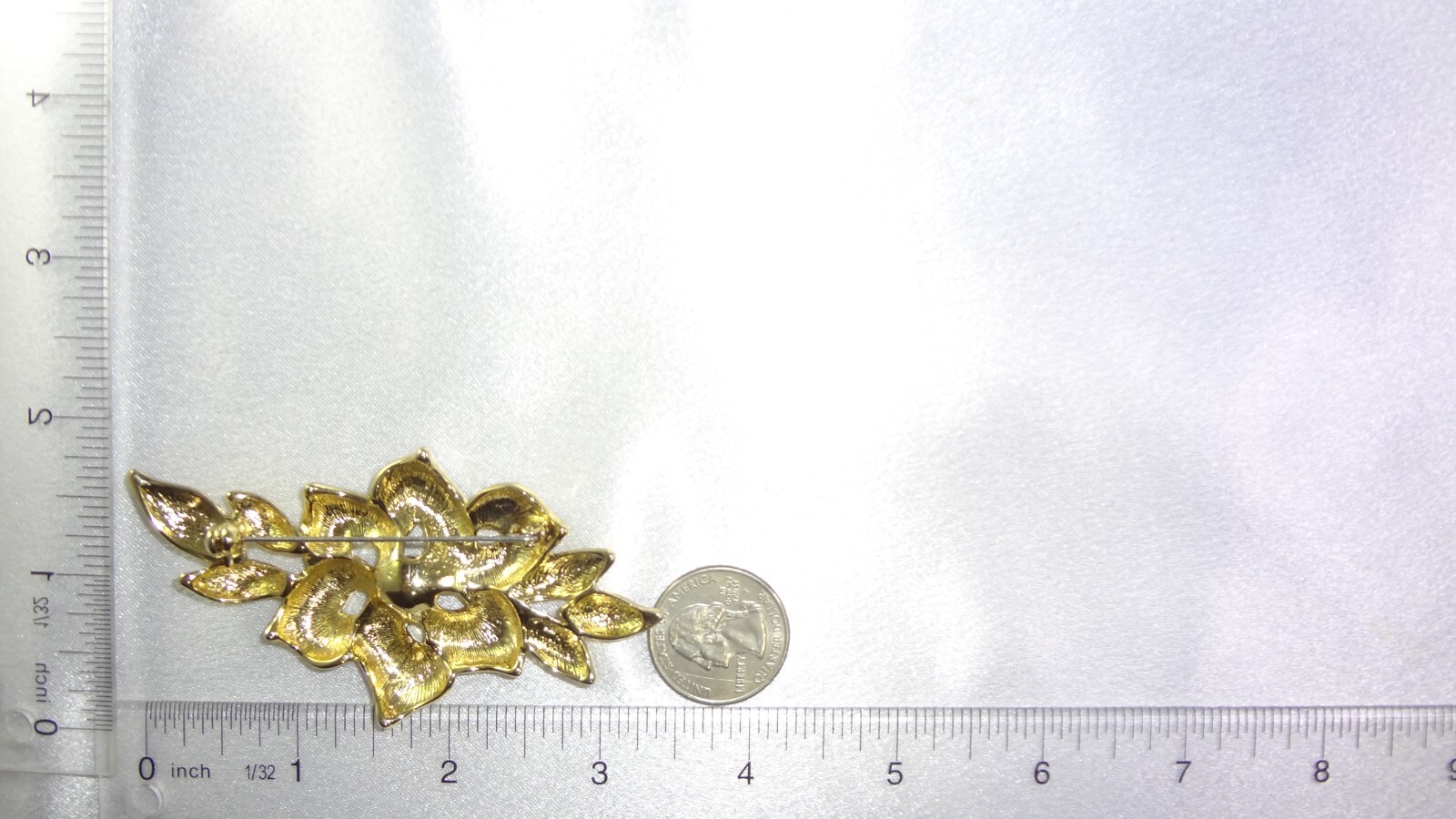 Simulated / Faux Pearl Cabochon Two Toned Flower 3 1/2 Inch Large Brooch / Pin!