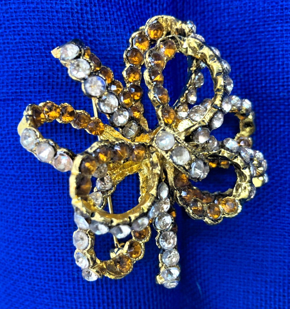 Brooch Pin / Pendant Gold Tone Honey Amber Color And Rhinestones Bow Vintage USA