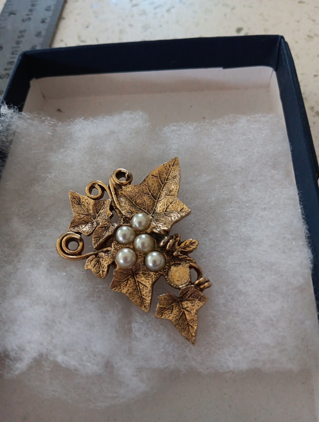 Vintage Faux Pearl Grapes Brooch Gold Tone Large Leaf Cluster Vine