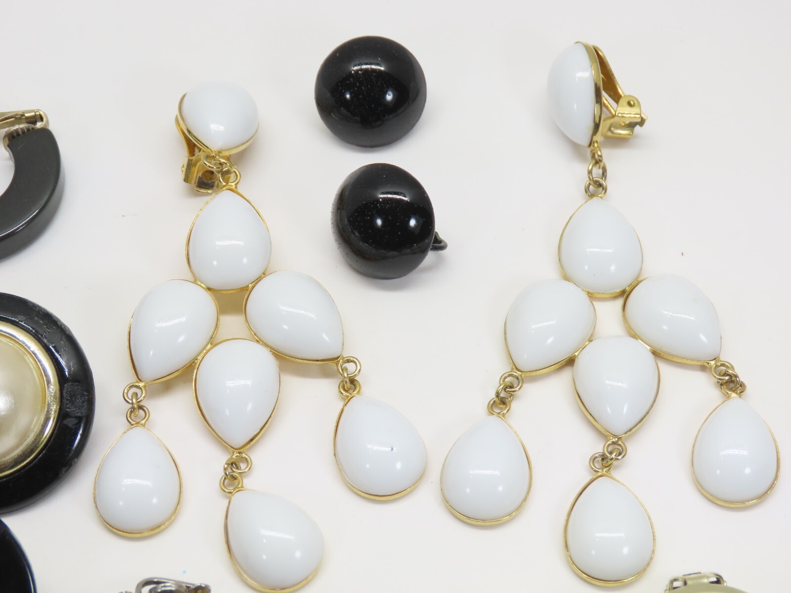 Vintage Earrings Jewelry Lot Red White Black Mix Match Cabochon (1) Jomaz D2380