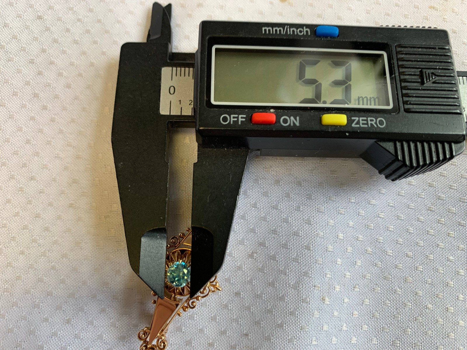 Vtg Yellow Gold Brooch 6.63g Fine Jewelry Blue Topaz Color Stone Pin *READ*