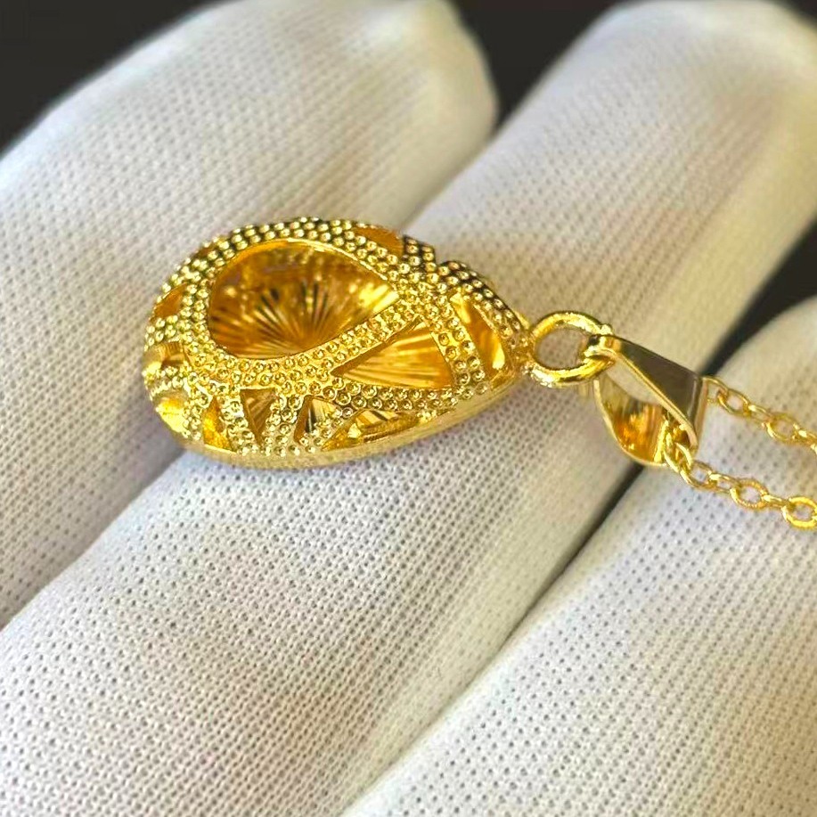 VTG Hollowed-out Gold-plated (NOT SURE) Pendant Necklace, marked ‘999’