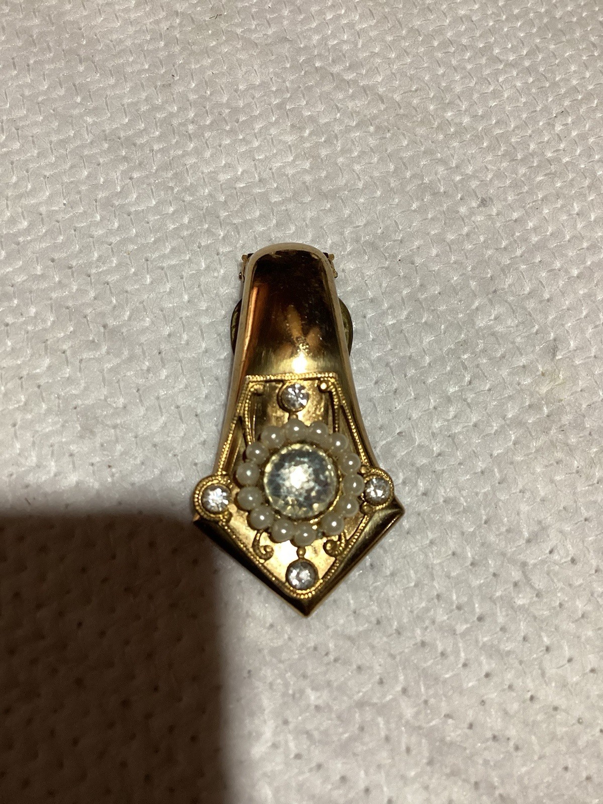 Vintage Gold Tone Fur Dress Clip With Faux Pears And Clear Rhinestones