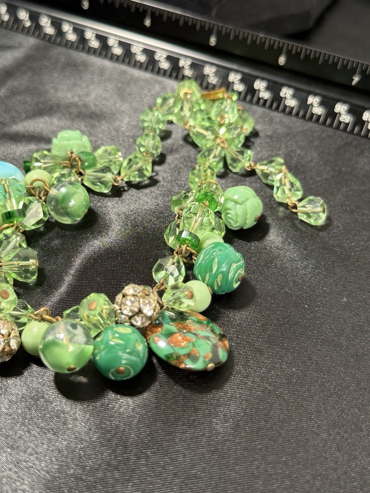 Stunning Vintage Green Bauble Faceted Czech Glass Necklace 16”