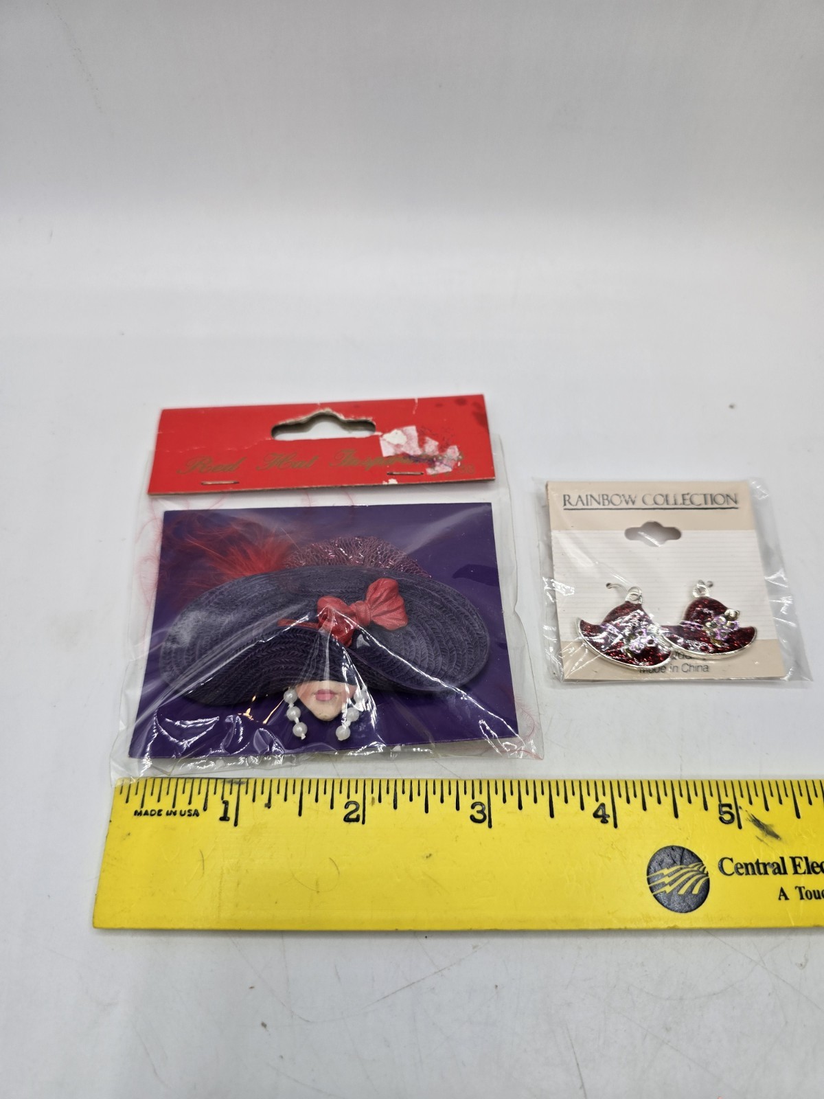Vintage Red Hat Society “Red Hat Inspirations” Brooch and Earing set, New items