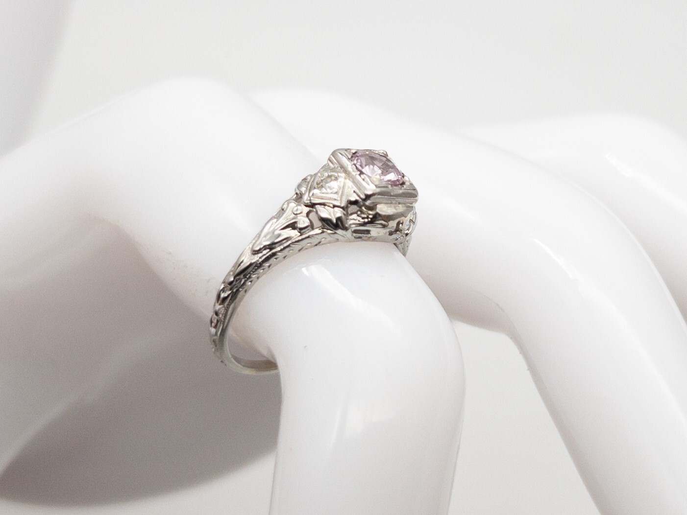 Antique 1920s Certified NO HEAT Purple Pink Sapphire Diamond 18k White Gold Ring