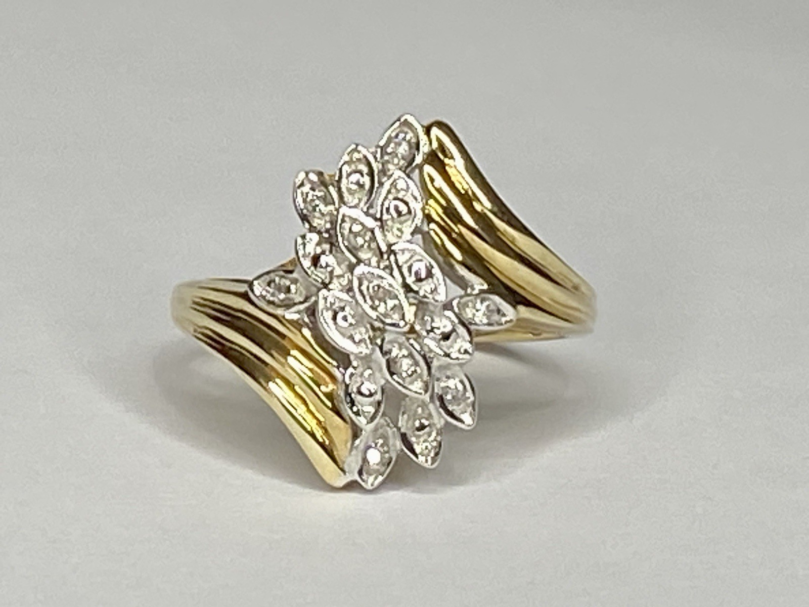 Vintage 80’s 90’s 10K Yellow Gold Diamond Cluster Leaf Bypass Ring Size 6.9