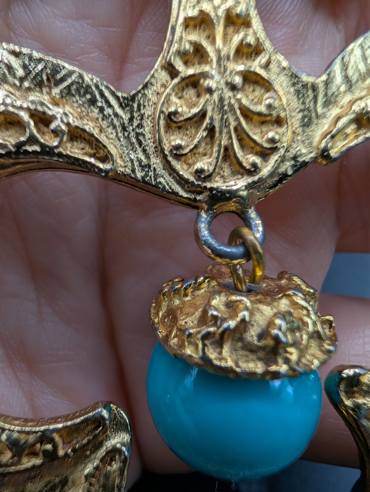 Vintage Runway Style Beaded Statement Pendant Gold-Tone Necklace