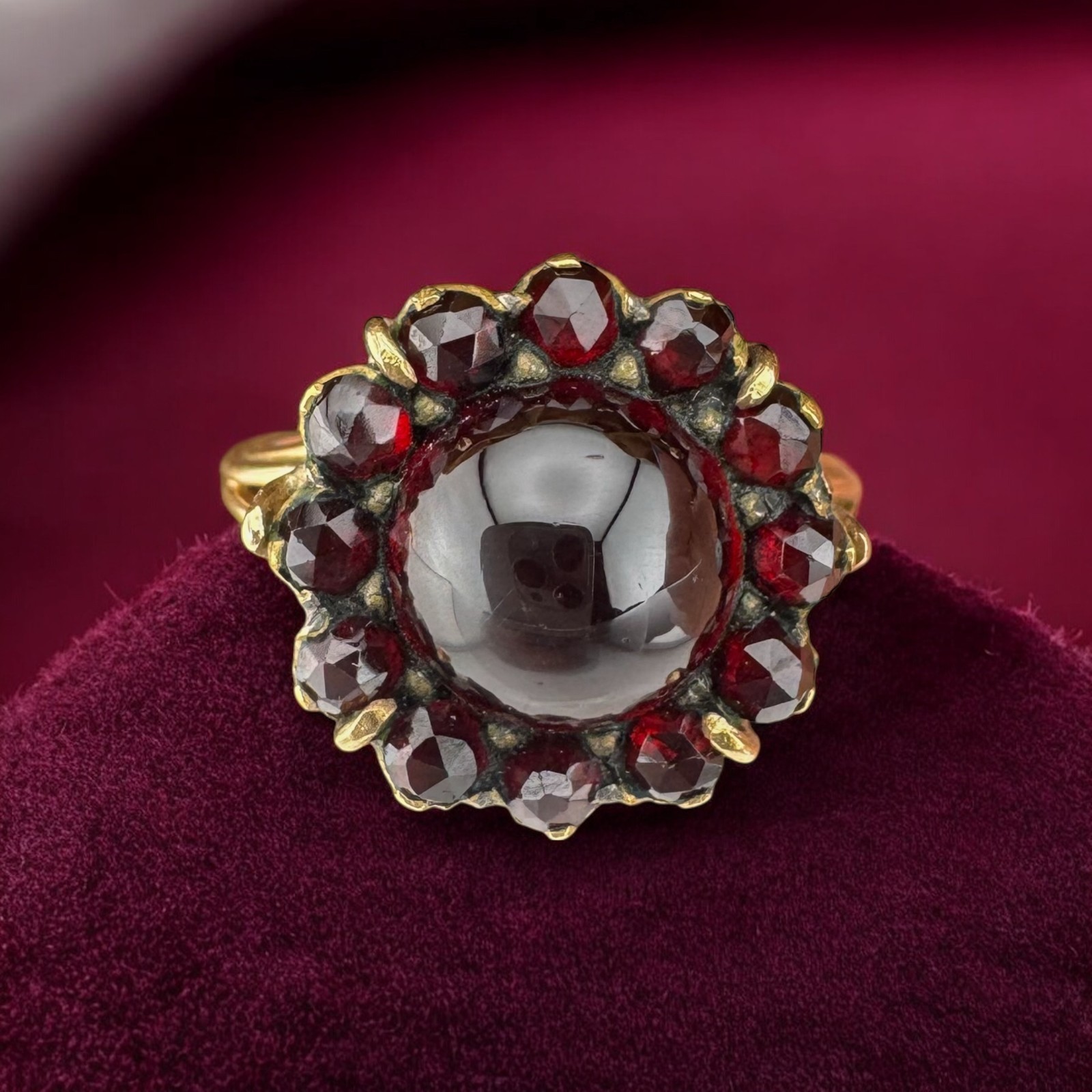 Antique Bohemian Garnet Cluster Ring 14 Karat Yellow Gold – Size 6.5, 4.4g