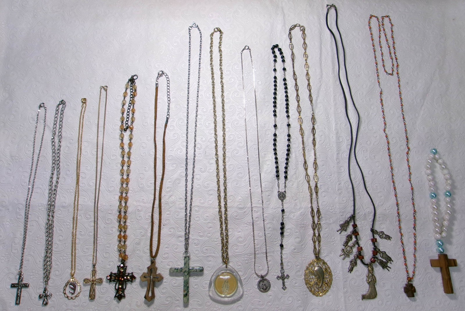 Lot of Religious Necklaces – Christian – Cross – Rosary – Some Vintage