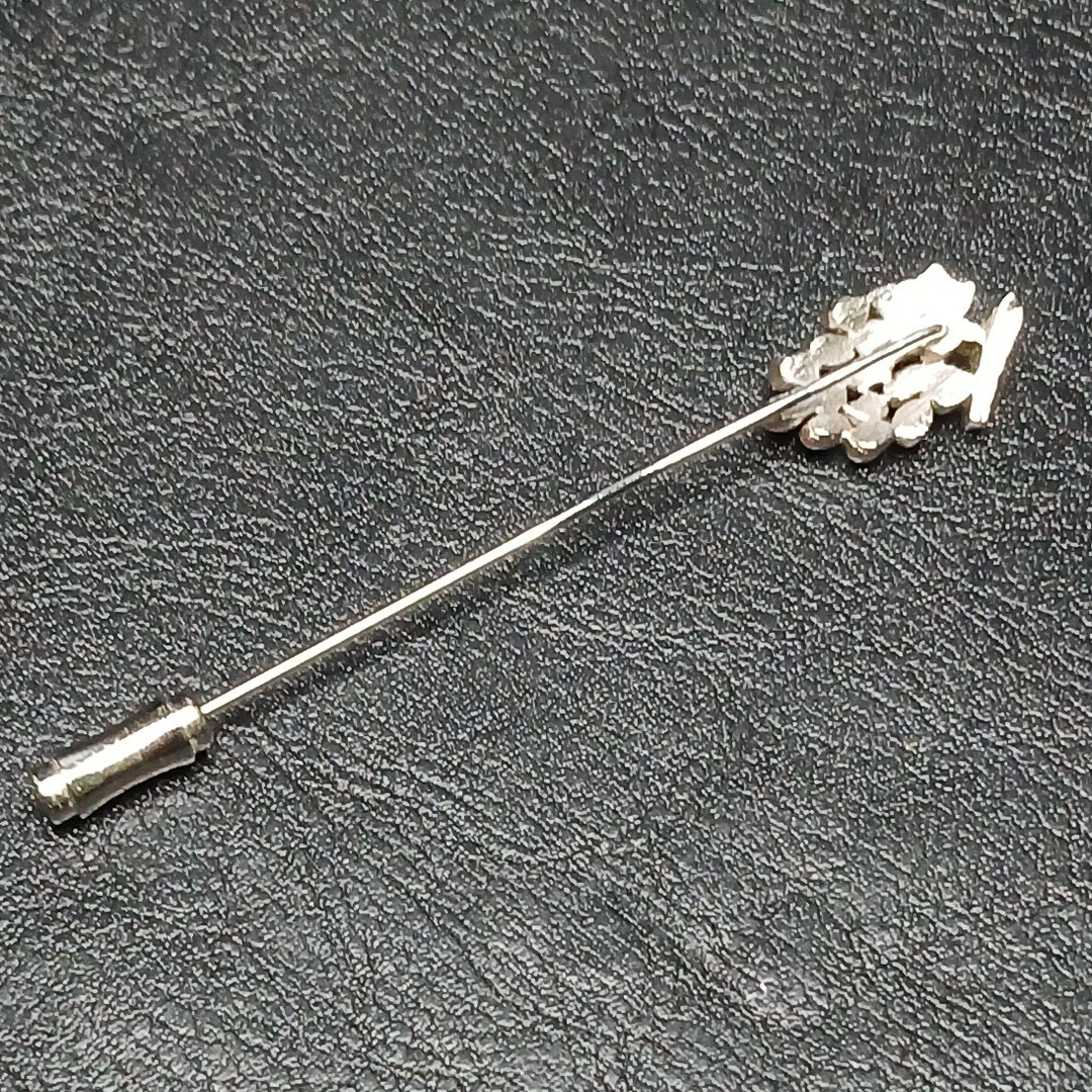 Vintage CROWN TRIFARI Bunch Of Grapes Stick Pin. 11/391