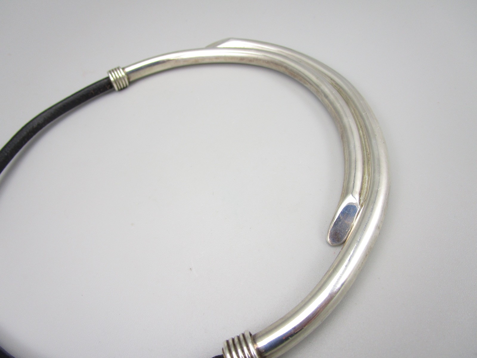 UNUSUAL PEPE CERROBLANCO MEXICAN STERLING SILVER LEATHER CHOKER NECKLACE 44G