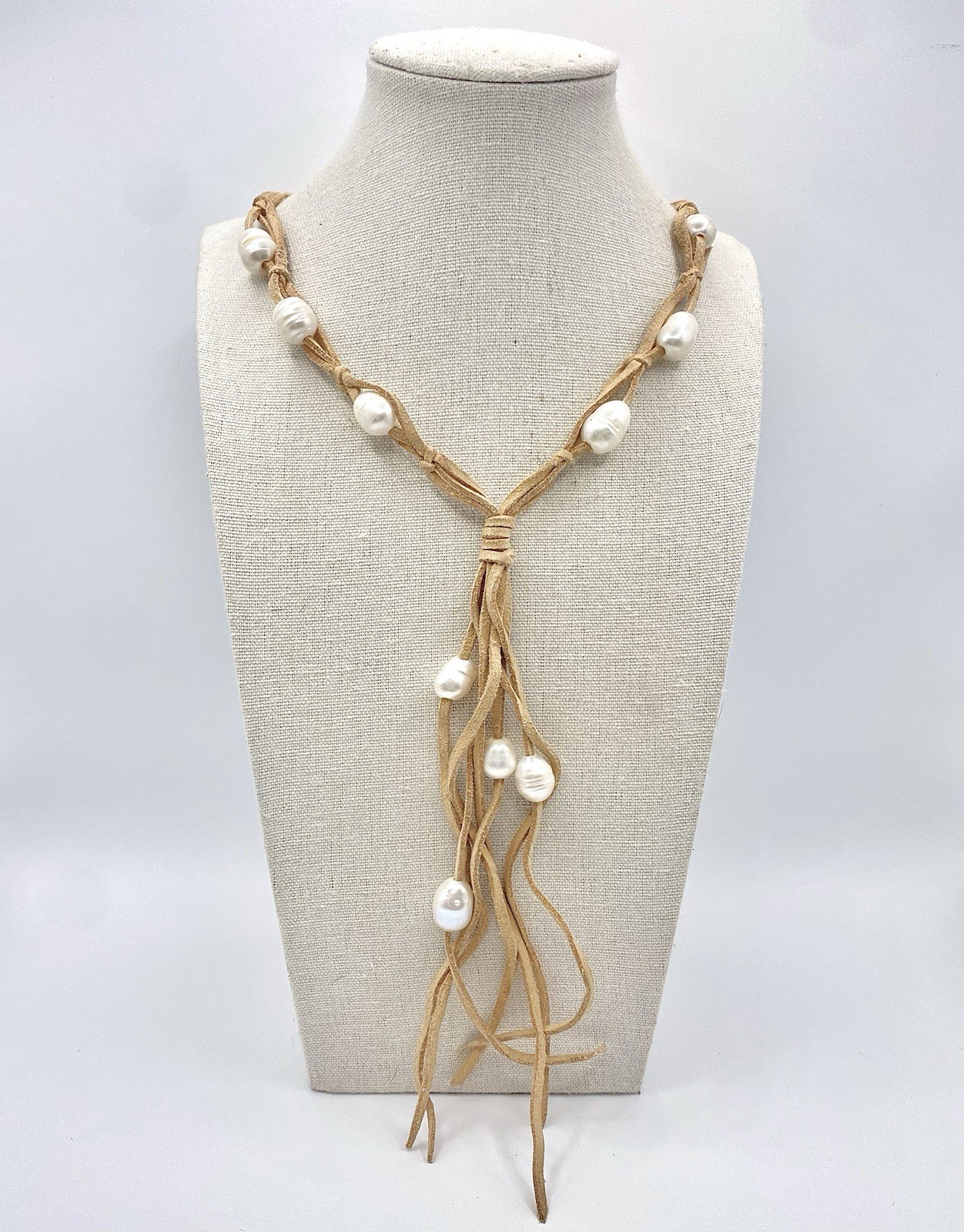 Vintage 10 Baroque Pearl Lariat Necklace Tan Suede Leather Cord Boho Choker