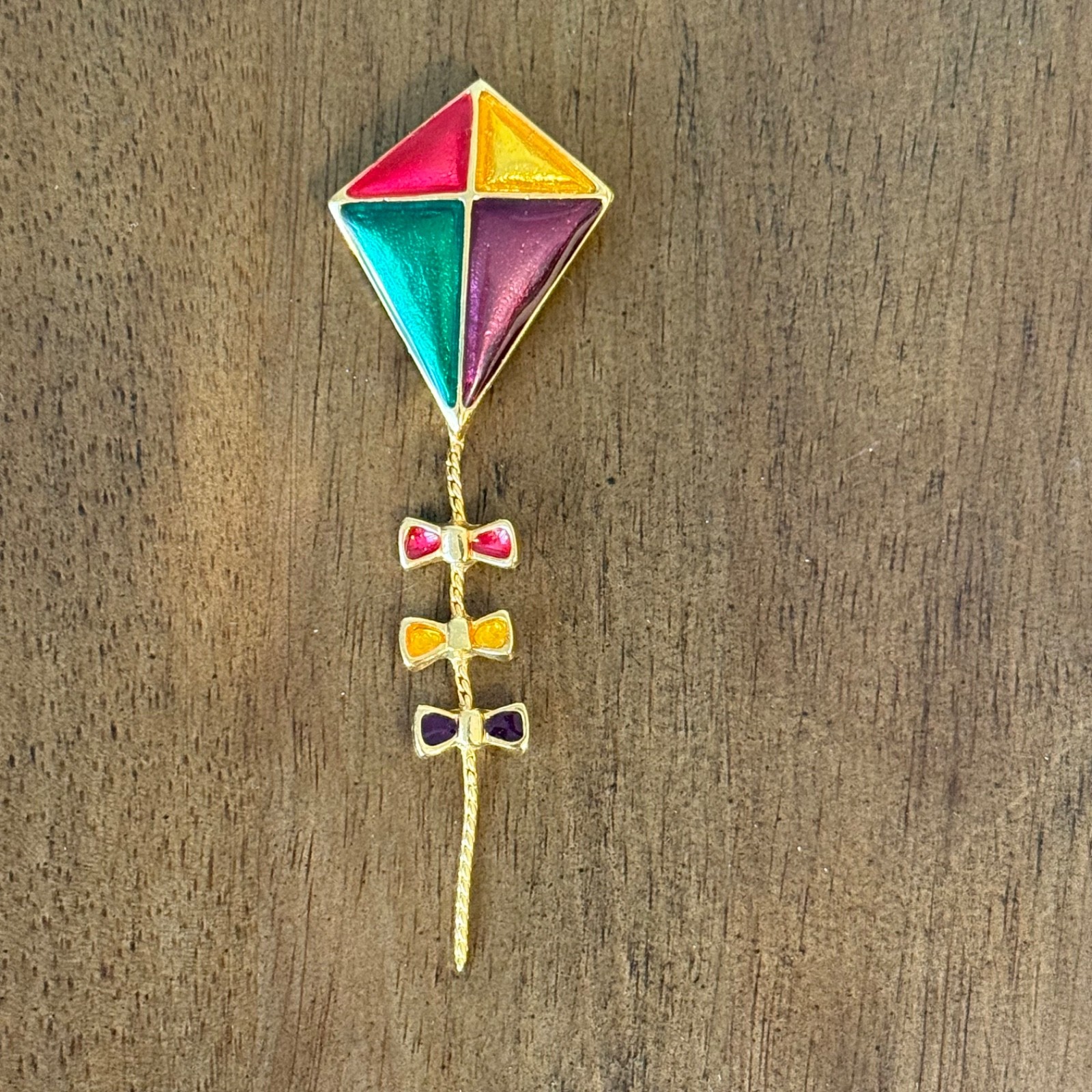 Vintage Red Green Yellow Enamel With Bow Tail Gold Tone Kite Pin Brooch E165 Fun