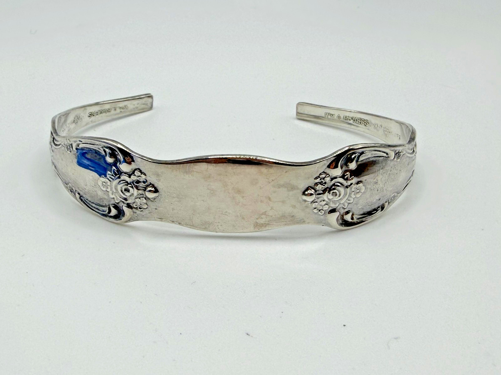 WM A ROGERS ONEIDA LTD FLORAL SPOON CUFF BRACELET SILVER PLATED WOMENS VINTAGE