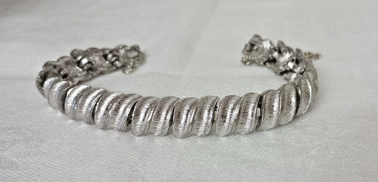 Vintage MONET Silver Tone Textured Articulated Bracelet