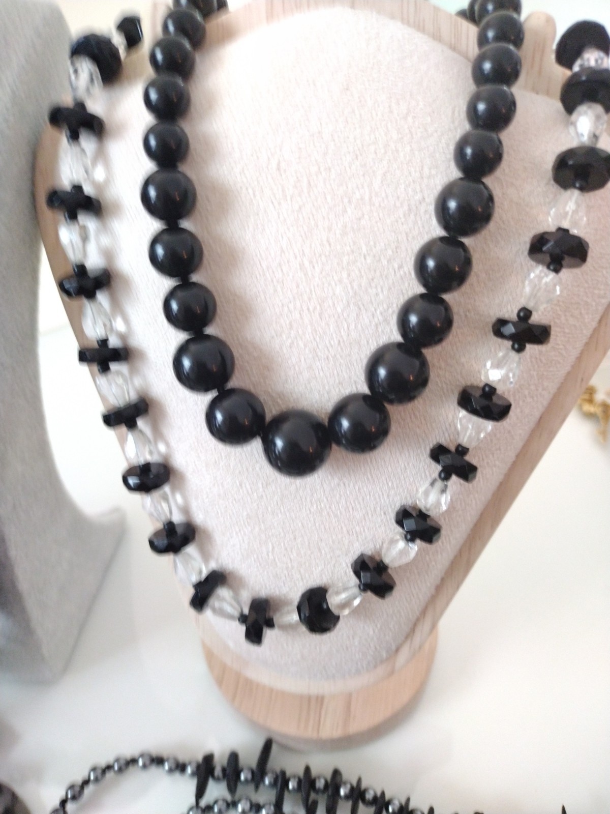 VTG BLACK GOLD BEAD Lot 37 pc All Wearable Some Signed Bracelet Necklace Earring