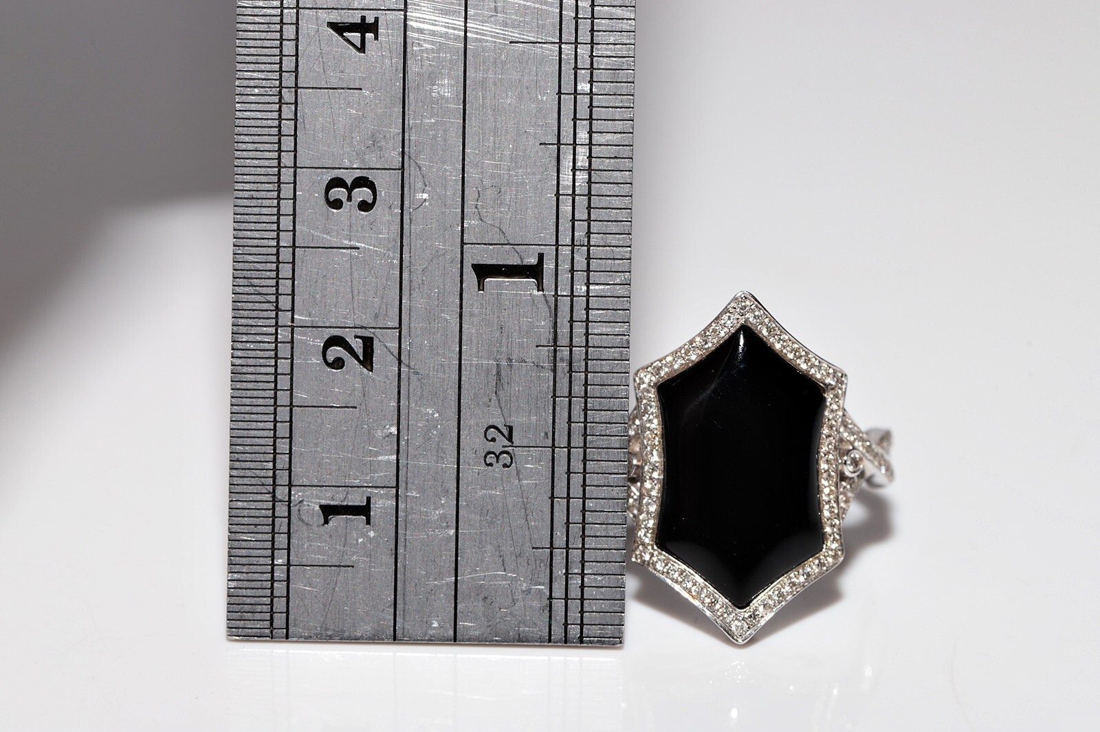 14k Gold Natural Diamond And Onyx Decorated Navette Ring