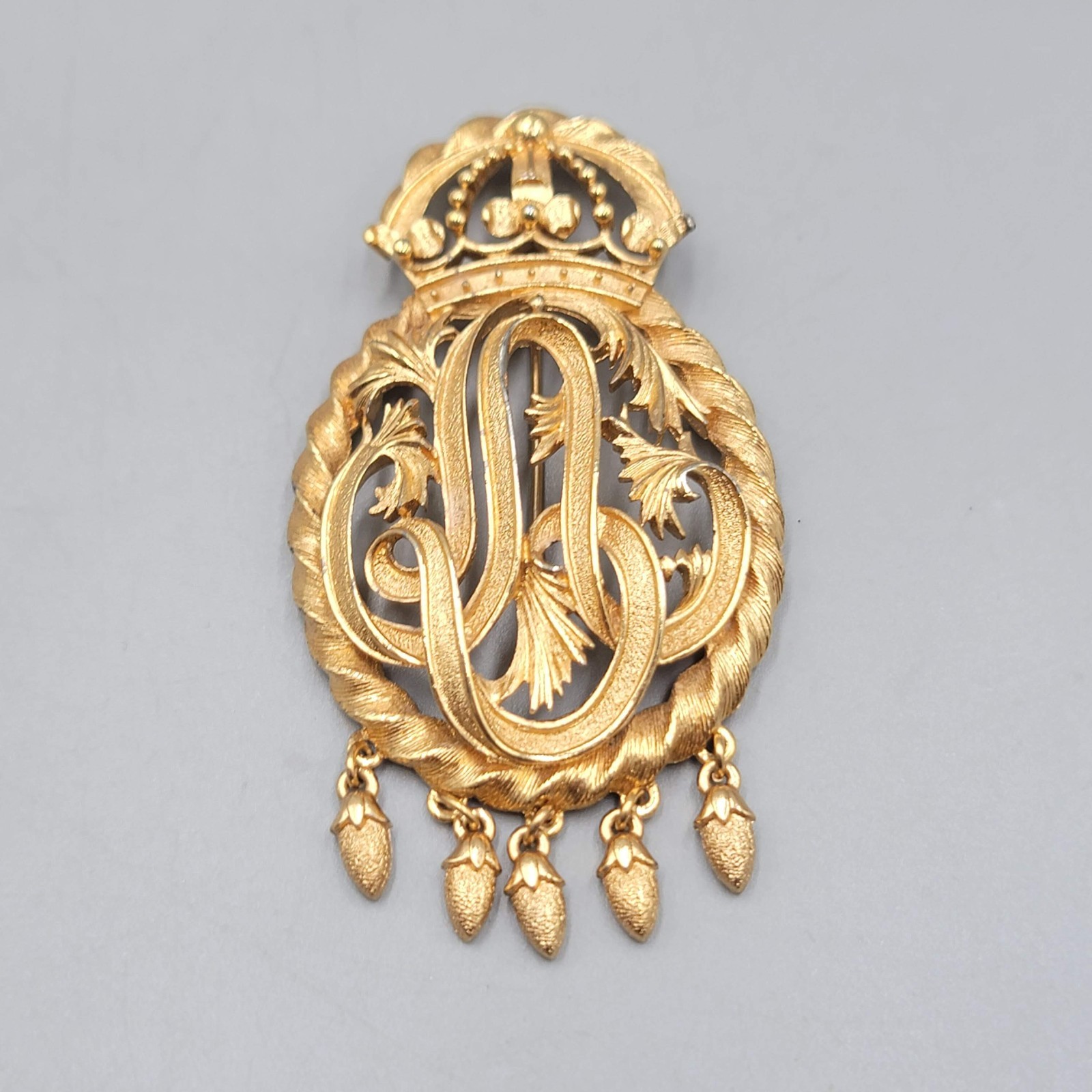 Vintage Monet Textured Gold Floral Brooch Dangling Chain Tassels 3″