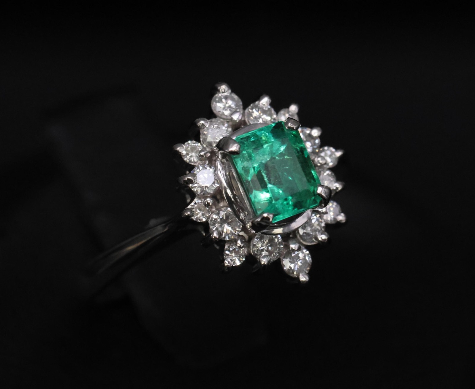 Fine Vintage 0.60ct Colombian Emerald 0.26ct Diamond Platinum Ring Size 4.75