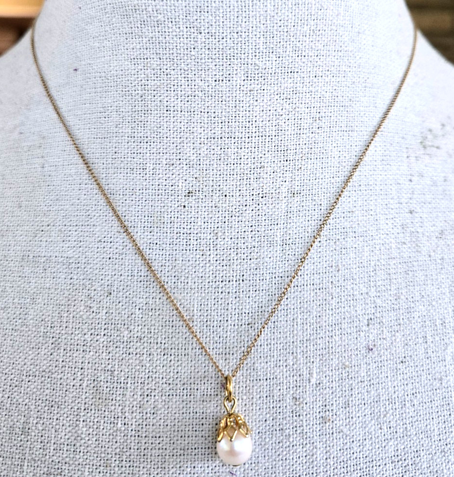 Vintage Faux Pearl Pendant with Gold Filled Chain Necklace 18″ Spring Ring Clasp