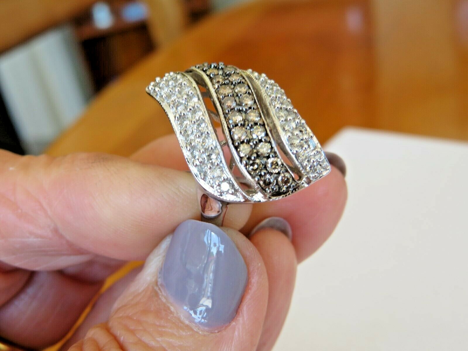 10K WHITE GOLD CHAMPAGNE & WHITE DIAMOND SWIRL RING 1.00 CT DIAMONDS 25 X 15 MM