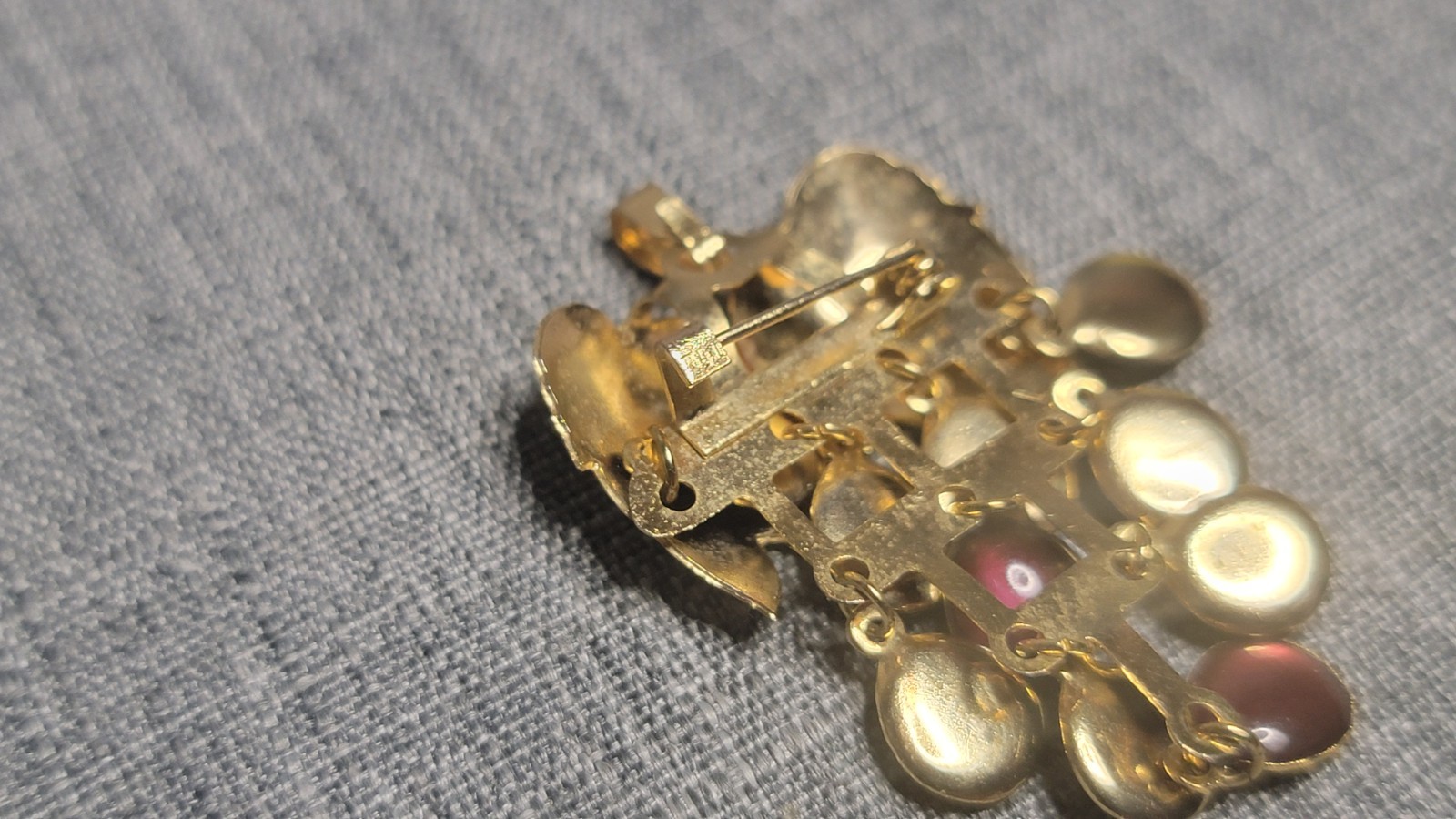 Dangling Purple Grape Cluster Gold Tone Wearable as a brooch or pendant