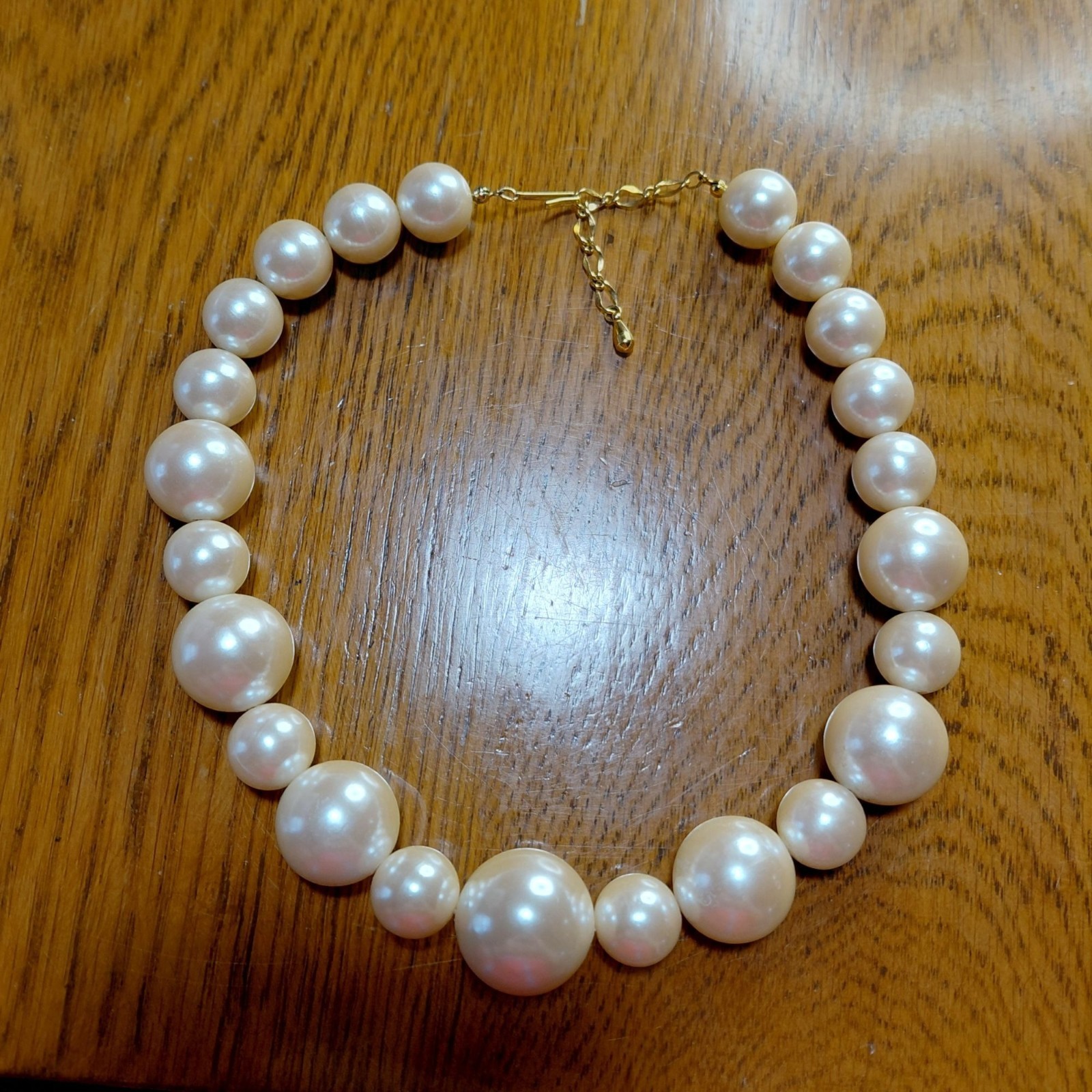Large glass pearls hook closure