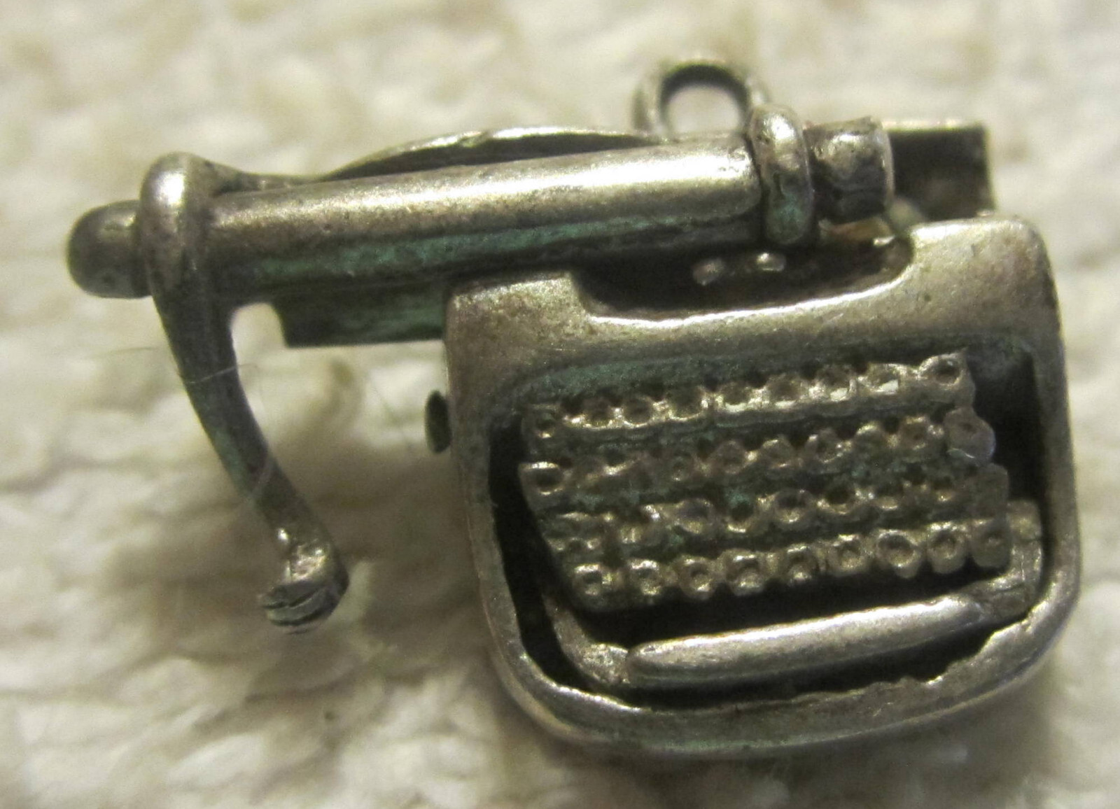 1 ad STERLING SILVER manual typewriter CHARM PENDANT jewelry VTG