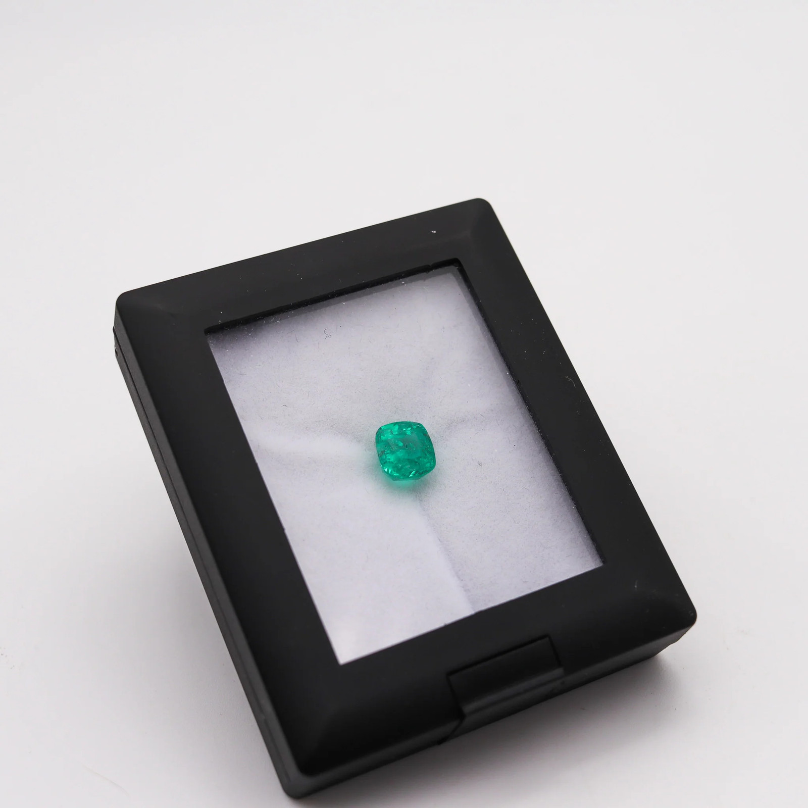 GIA CERTIFIED Colombian Emerald Cushion Shape Vivid Green 3.28 Cts