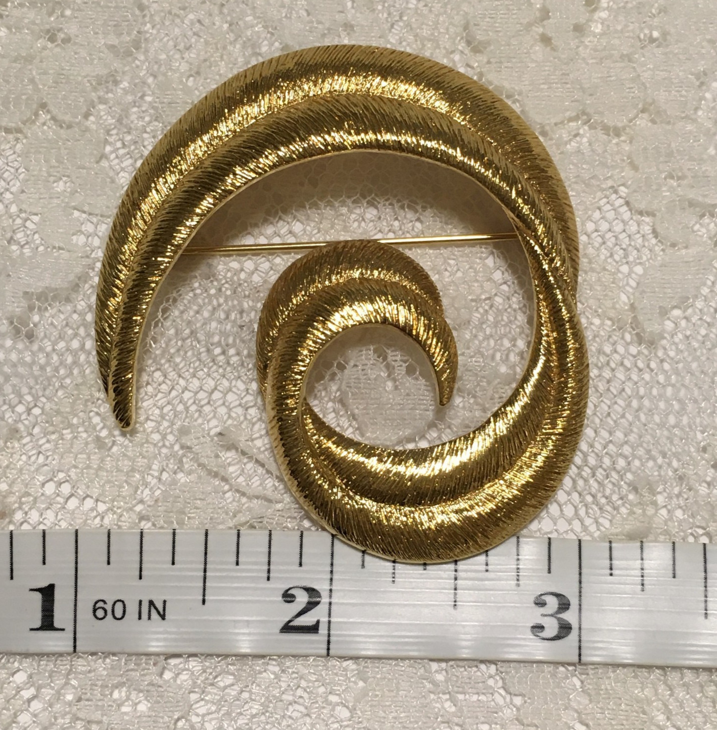 Vintage Swirl Leaf Ribbon Asymetrical Brooch Gold Tone Statement