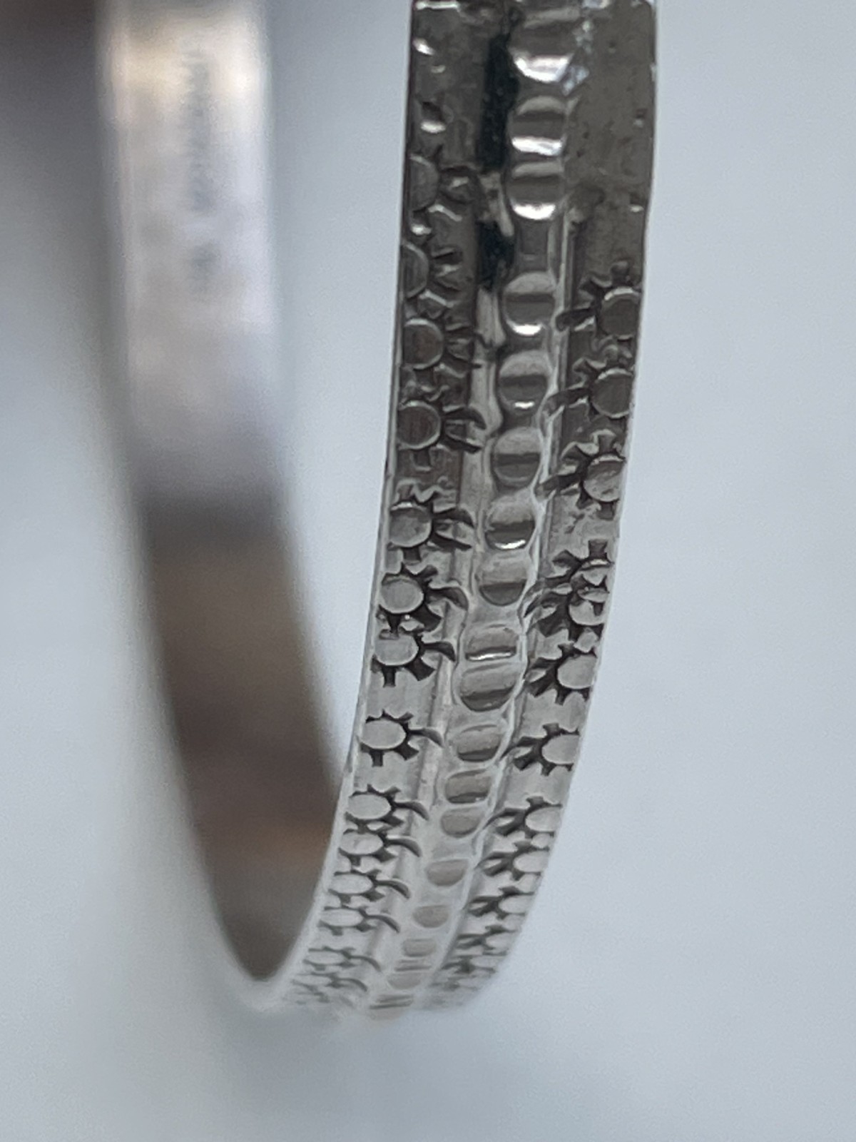 Vintage Jamaica AC 925 Sterling Silver Ribbed Bangle Bracelet 13 Grams 8″