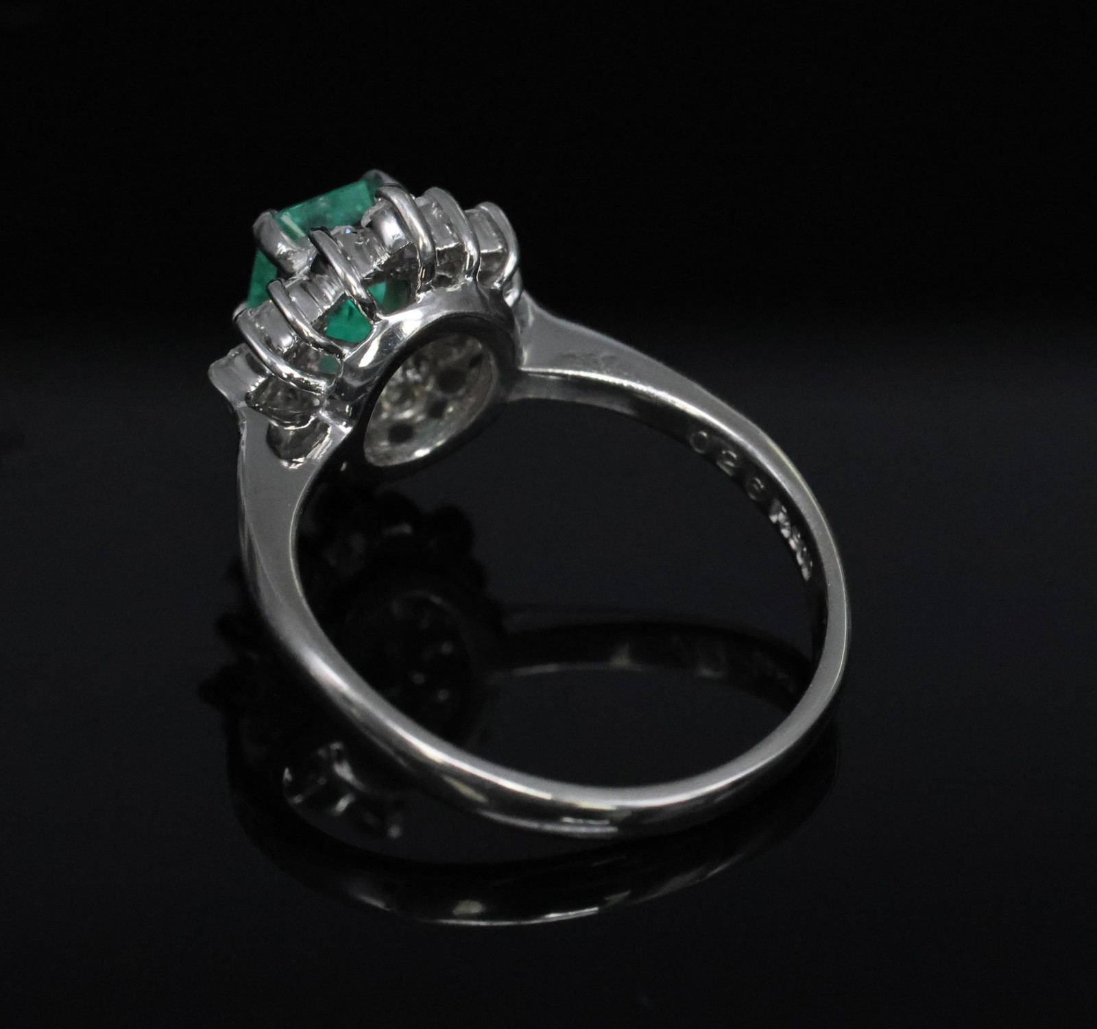 Fine Vintage 0.60ct Colombian Emerald 0.26ct Diamond Platinum Ring Size 4.75