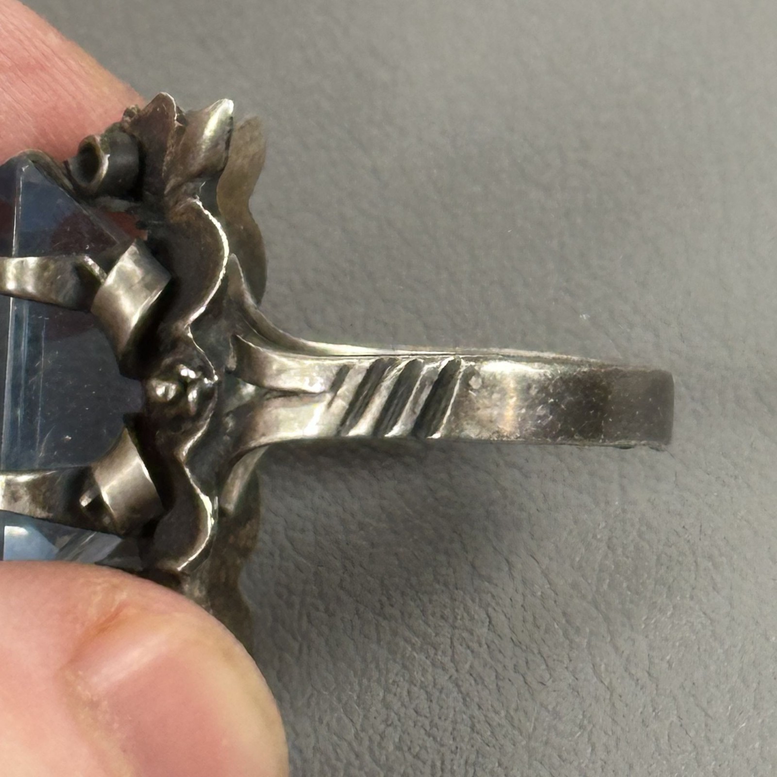 1940-70s Taxco Mexico Floral Sterling Silver Blue Crystal Glass Adjustable Ring