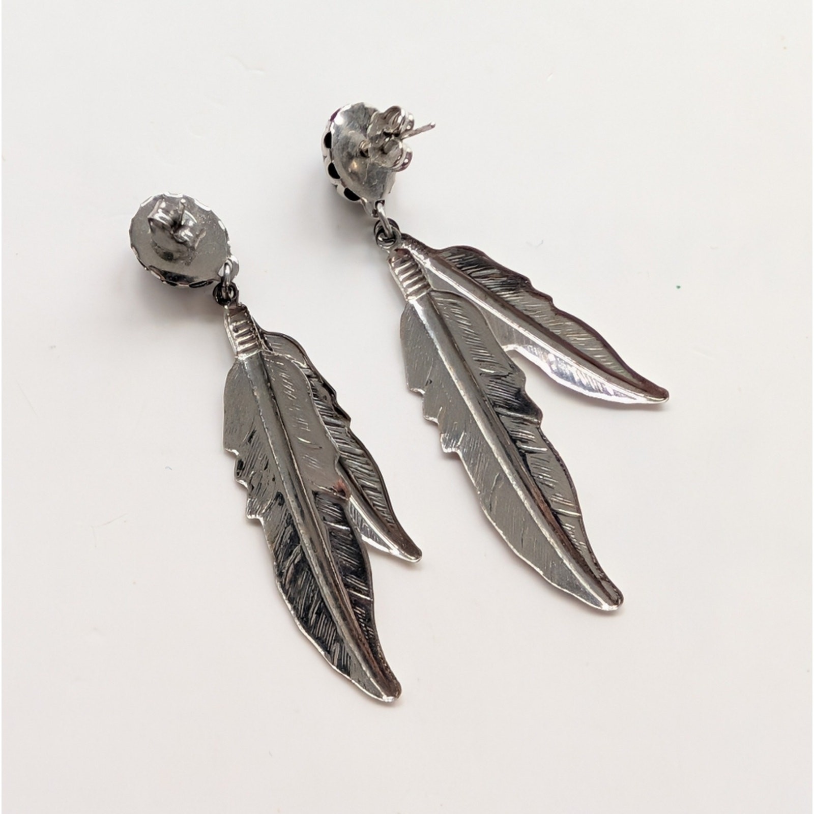 Vintage Bohemian Native American Faux Onyx Cabochon Feather Dangle Earrings