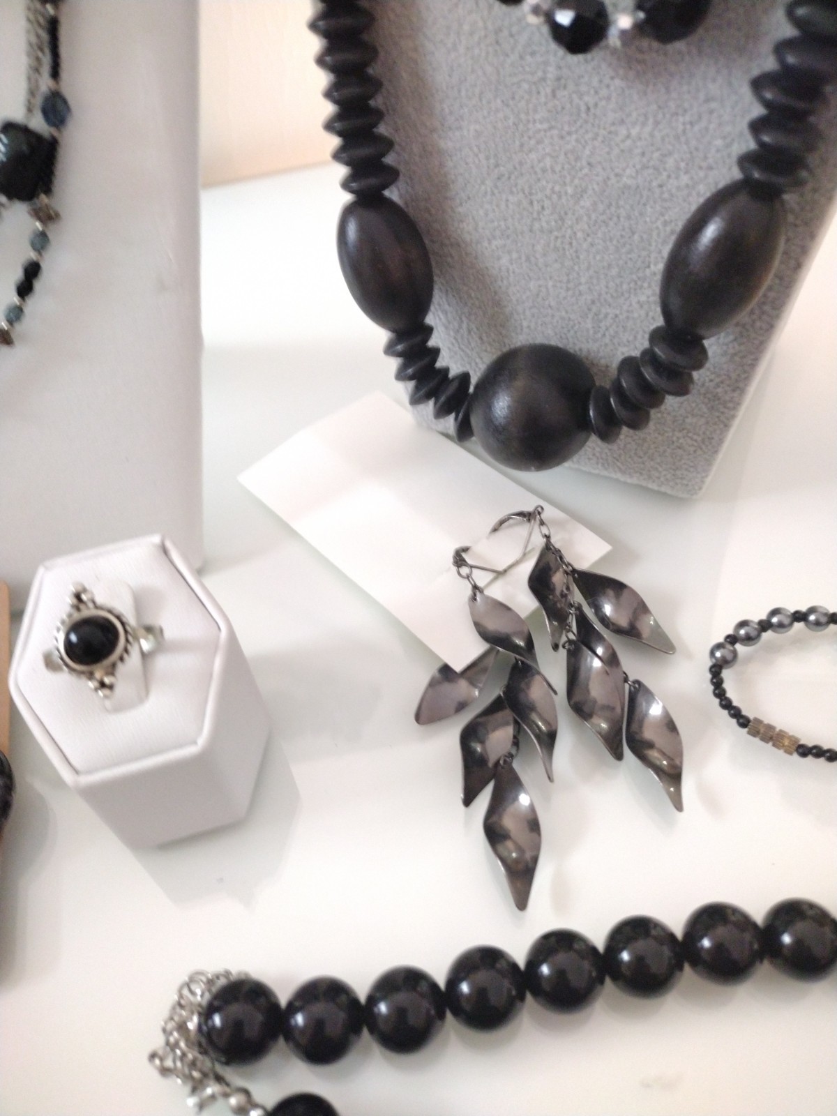VTG BLACK GOLD BEAD Lot 37 pc All Wearable Some Signed Bracelet Necklace Earring