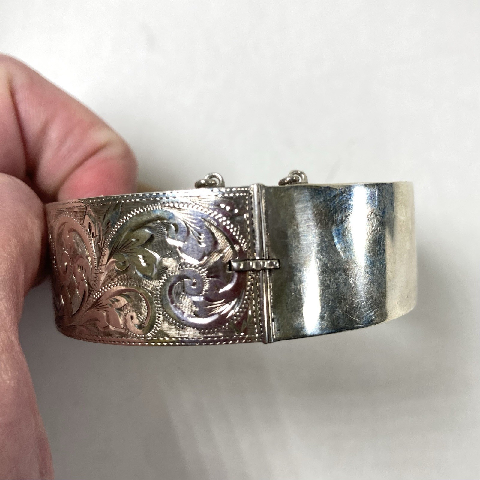 English Sterling Silver Hinged Bangle 1935 Chester England Etched Hallmarked