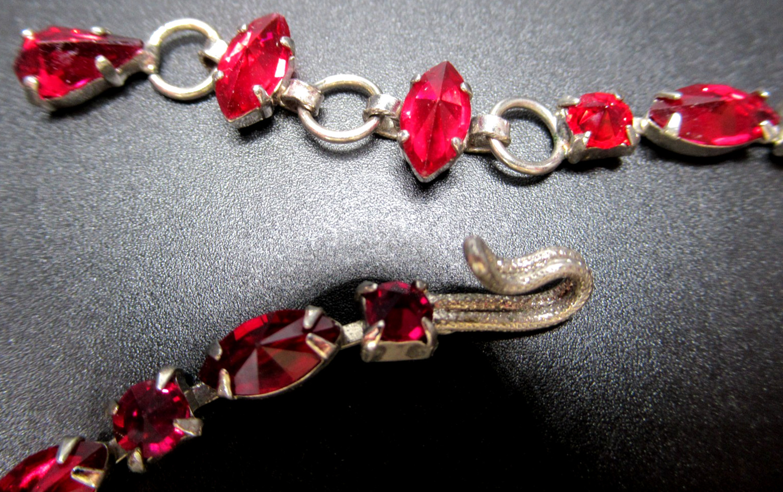 SCHREINER Amazing Pink Purple & Red Inverted Rhinestone Glass Cabochon Necklace