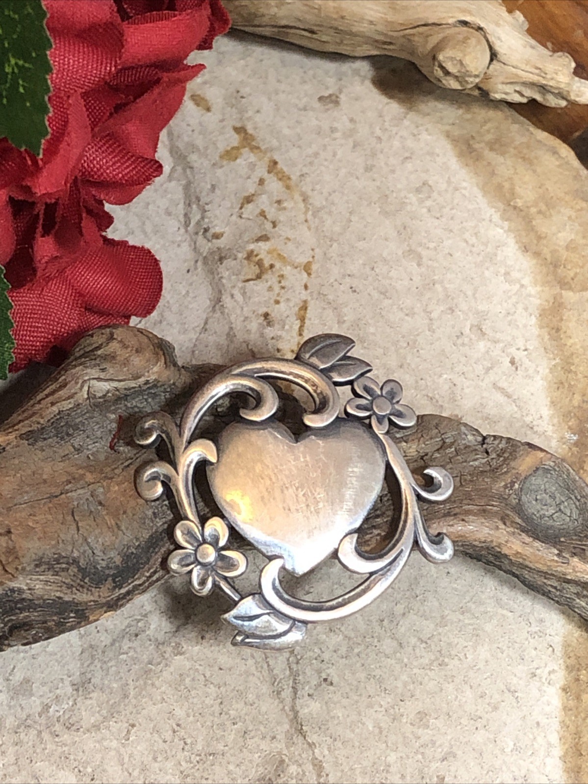 39. Vintage James Avery 925 Sterling Silver Heart Swirl Flowers Pin 37mm, 8.8g
