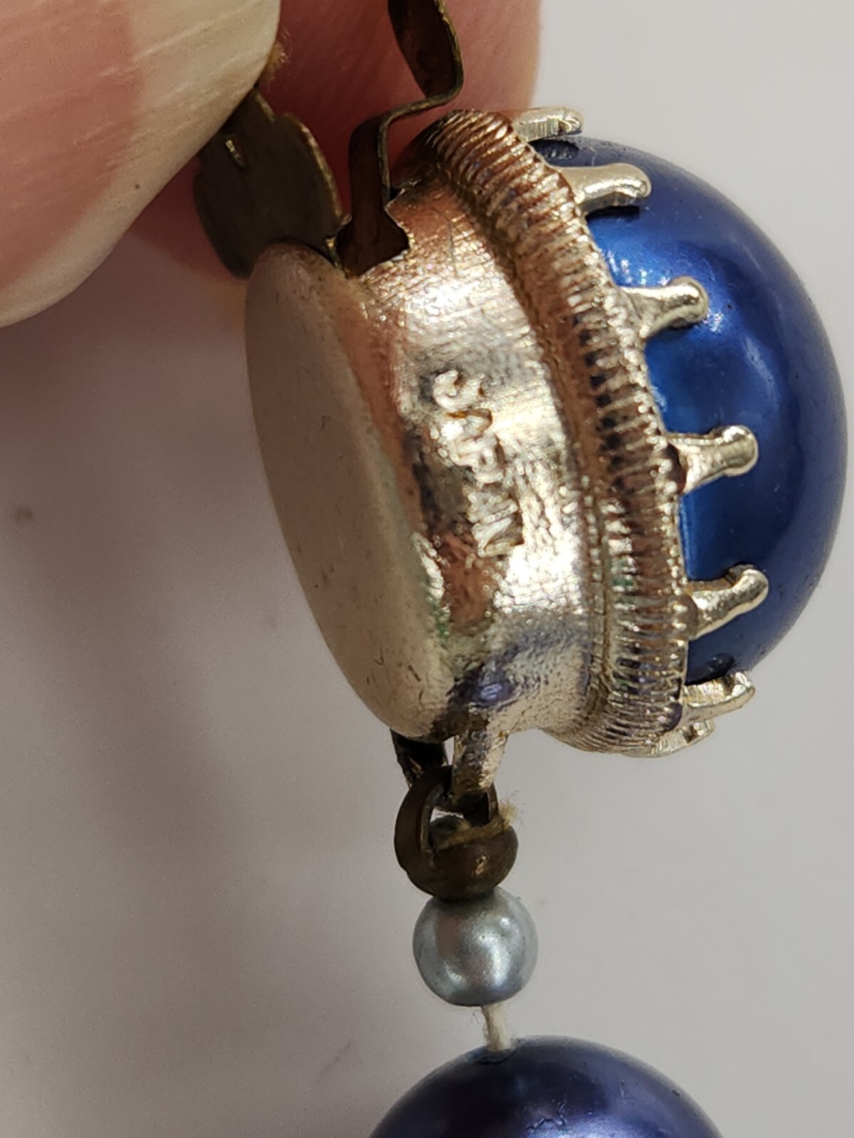 Vintage Blue Iridescent Strung Larger Faux Pearl Necklace Box Tab Closure JAPAN