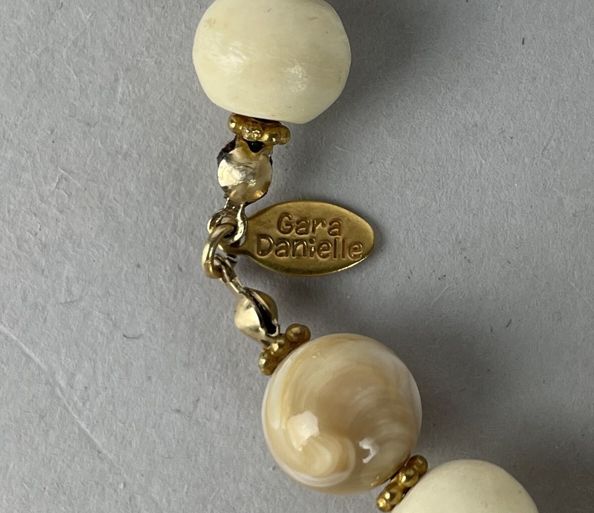 Vintage 90s/Y2K GARA DANIELLE + round beaded Quartz Stone Necklace 38″