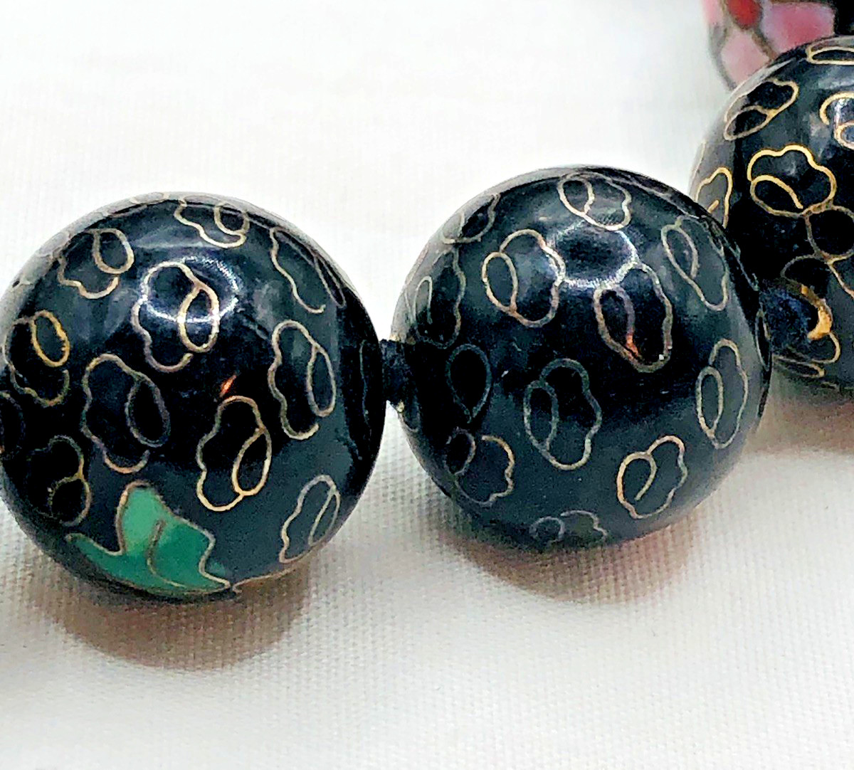 Vtg Chinese Cloisonne 29 Inch Long 15 mm Bead Necklace Hand Knotted No Clasp