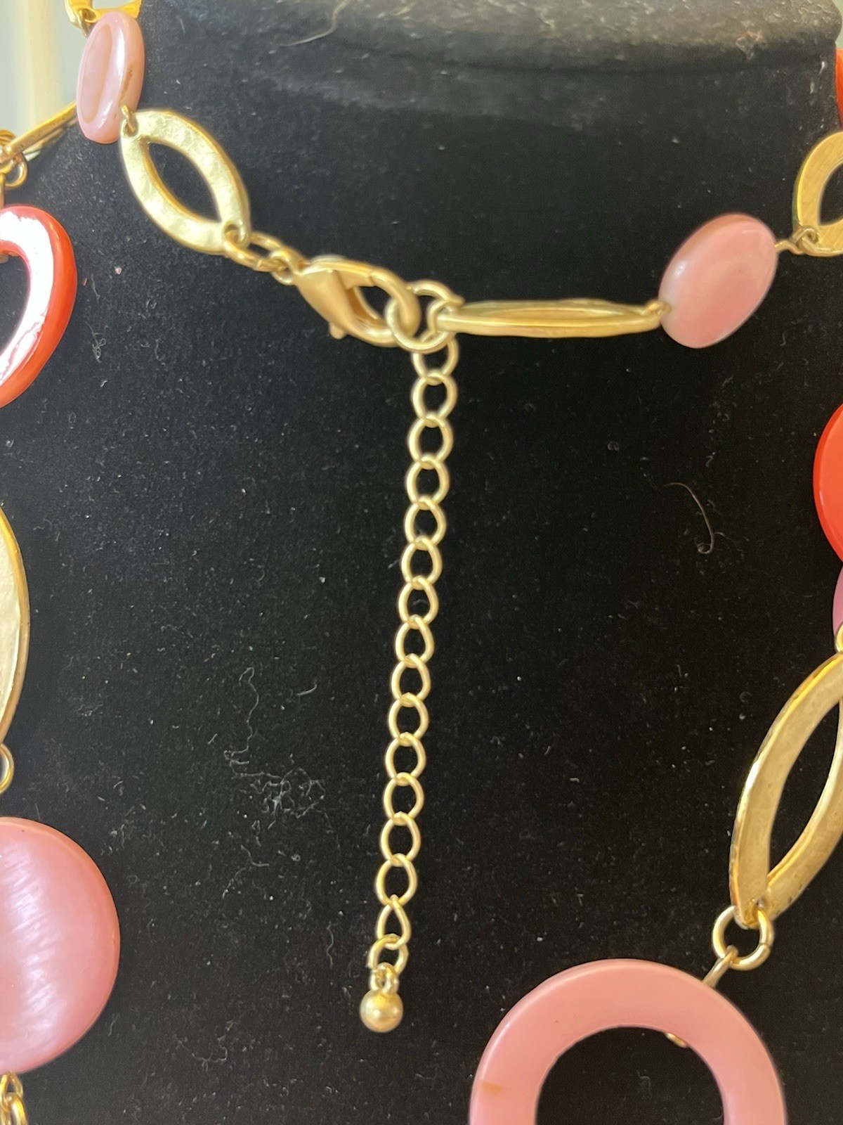 VTG gold tone pink shell long Double Length Round & Oval Necklace