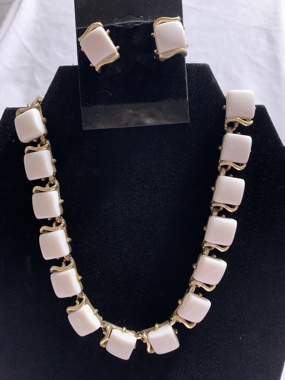 Vintage Coro Goldtone White Thermoset Choker Necklace With Hook Clasp Earrings