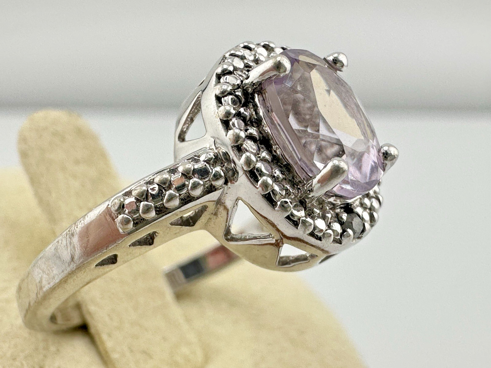Vintage Sterling Silver Light Pink/Purple Colored Stone Accent Ring Sz 7