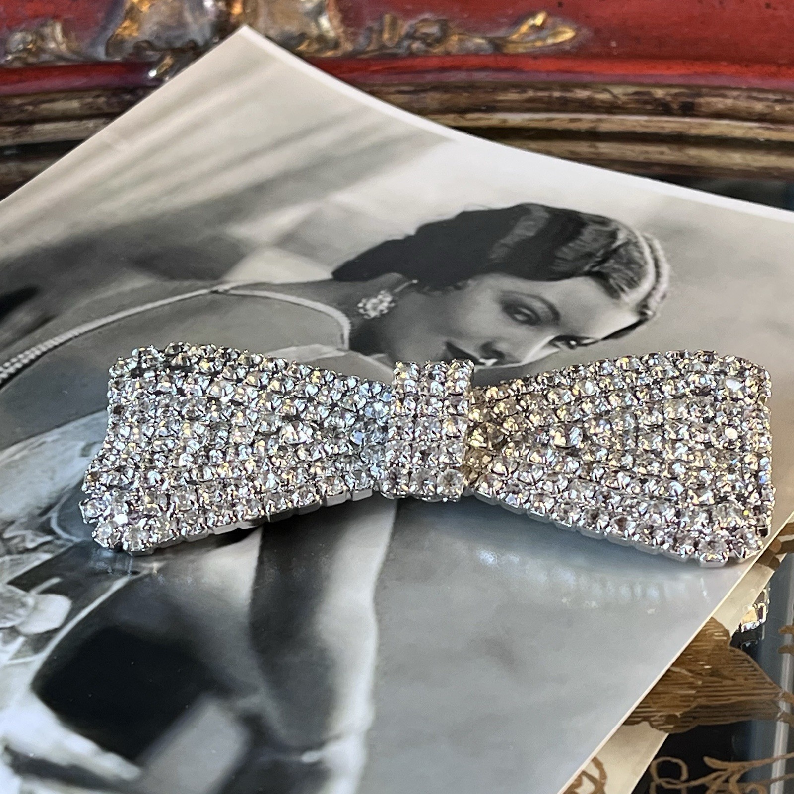 Vtg Lg Rhinestone Bow Brooch – 3.25” – Clear Stones Silver Tone – Rollover Clasp
