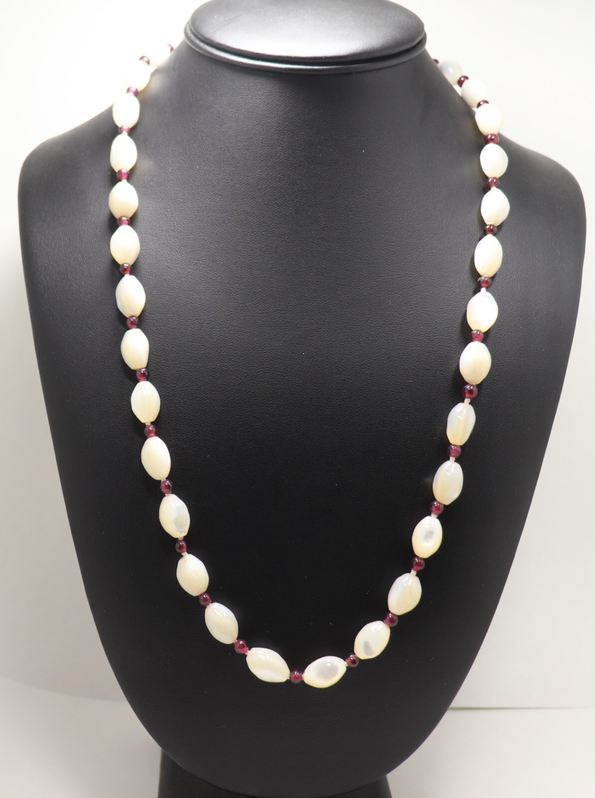 VINTAGE MOTHER OF PEARL & GARNETS HAND KNOTTED BEADED NECKLACE STERLING CLASP