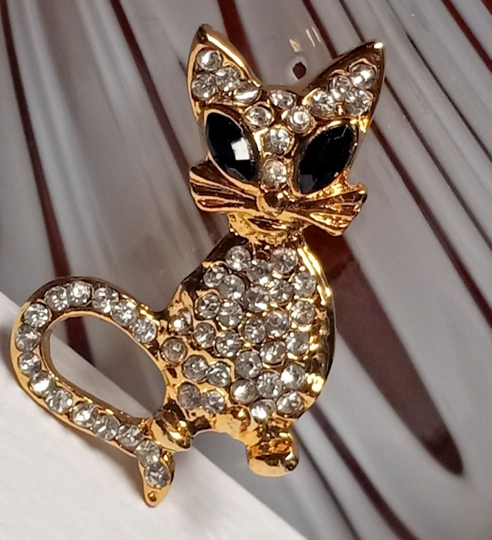 Vintage CAT Brooch W/Black & Clear Colored Rhinestones in Gold Tone