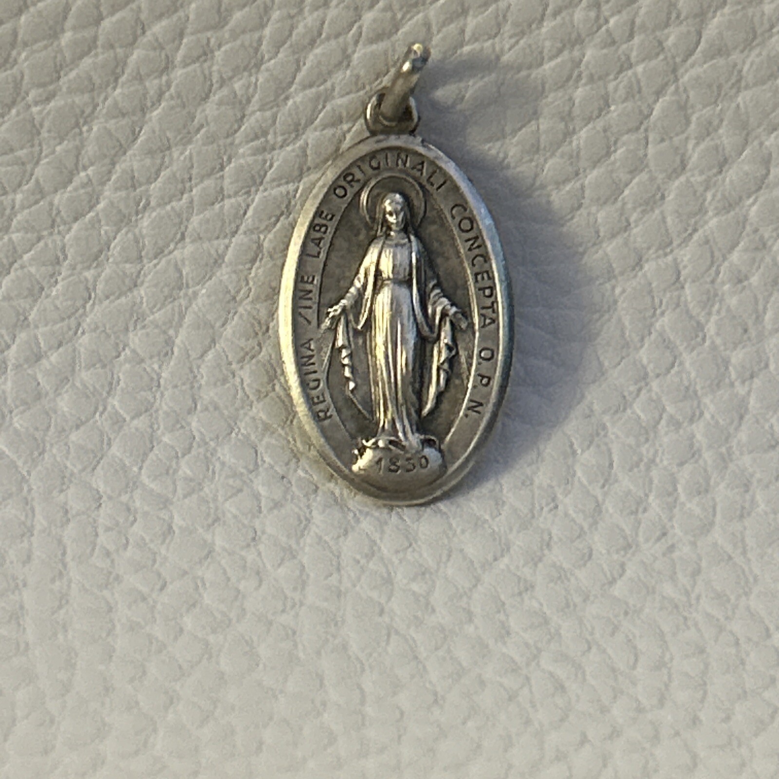 900 European Silver True Vtg Italy St. Regina Religious Oval Pendant TESTED 1”
